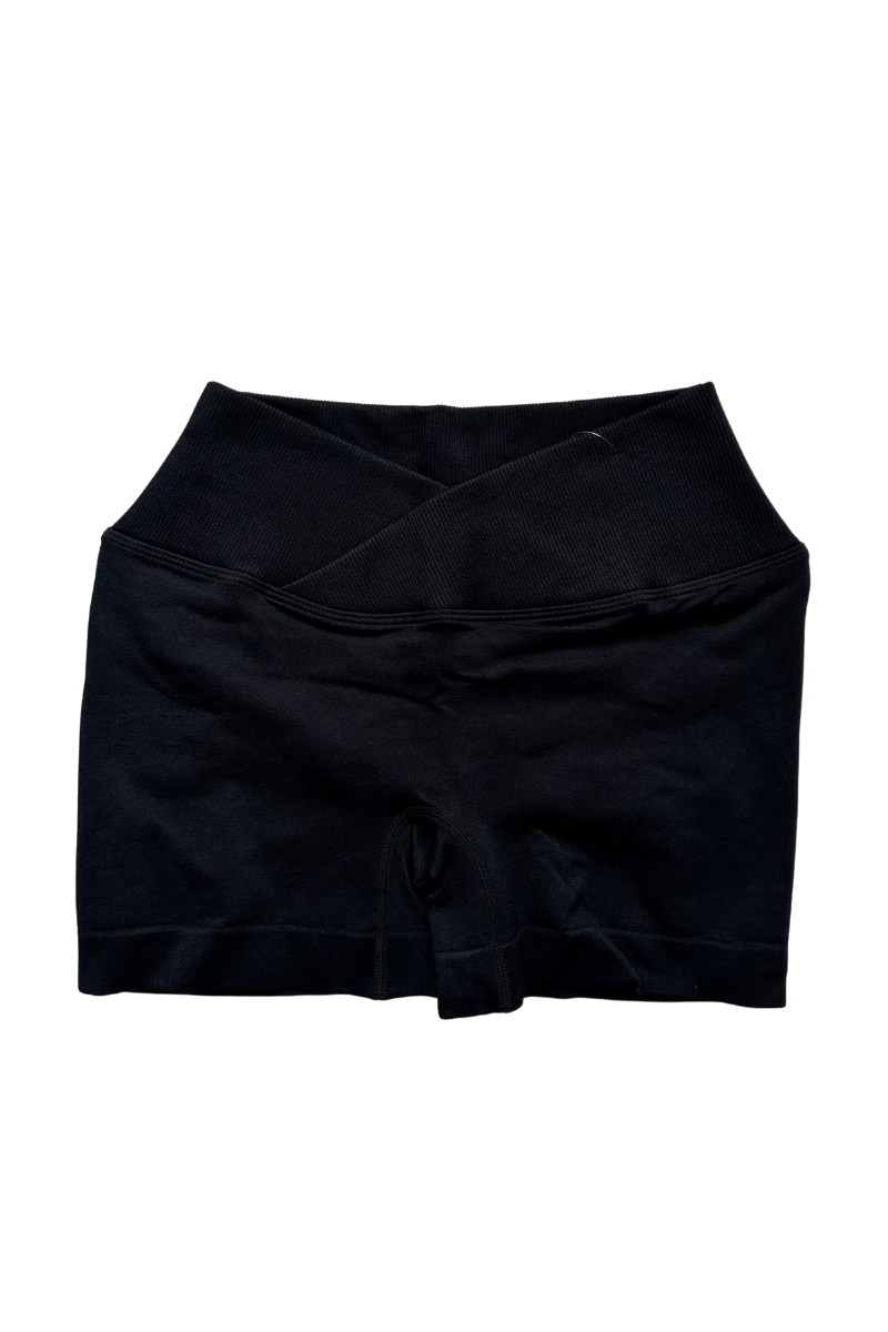 V Front Seamless Shorts | Black